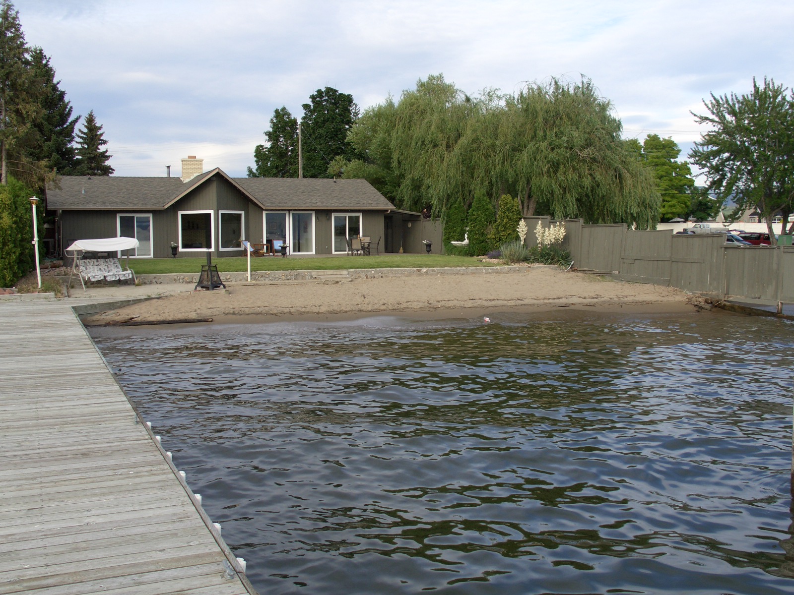 property full sized image is 400x320