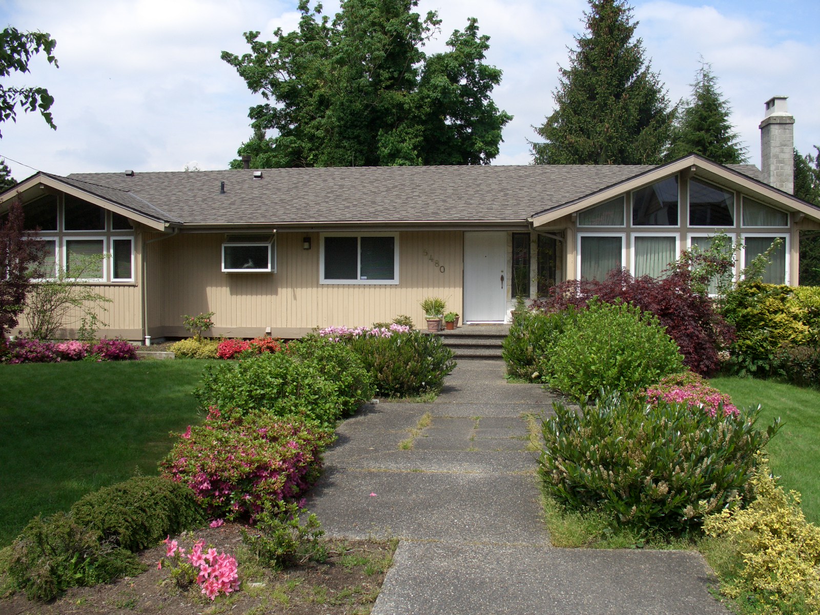 property full sized image is 400x320